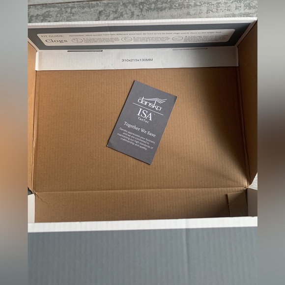 Dansko Shoe Box Empty For your Gift Wrap - Picture 4 of 13